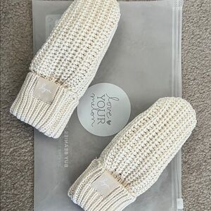 Love Your Melon Ivory Kids Knit Mittens